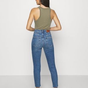 BDG Edie High-waisted Jeans / 27
